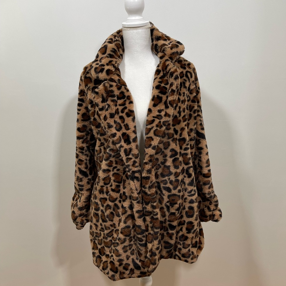 Leopard Print Coat - fuzzy. Size medium